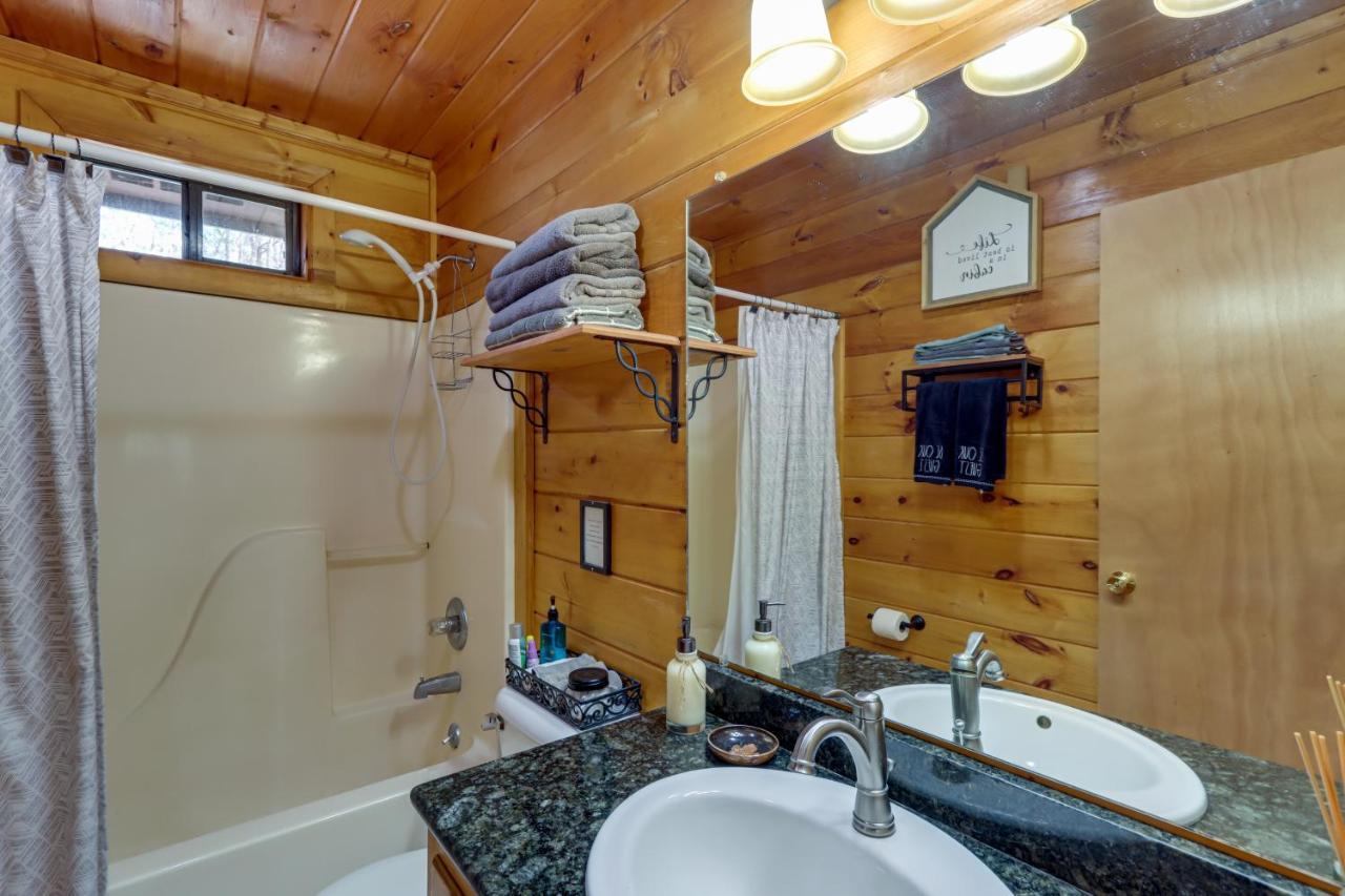 Blue Ridge Cozy Cabin In The Woods With Hot Tub! Экстерьер фото