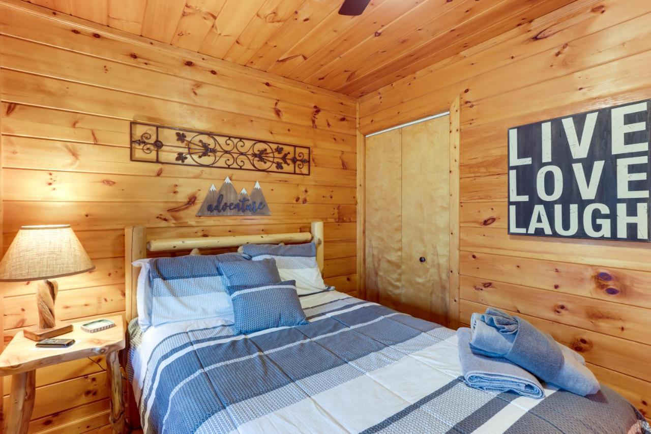 Blue Ridge Cozy Cabin In The Woods With Hot Tub! Экстерьер фото